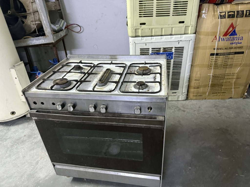 طباخ و هو فرن 
نضافتو كدام العين 
مكاني الدركزلية 
للأستفسار 
*********** موصل, نينوى
