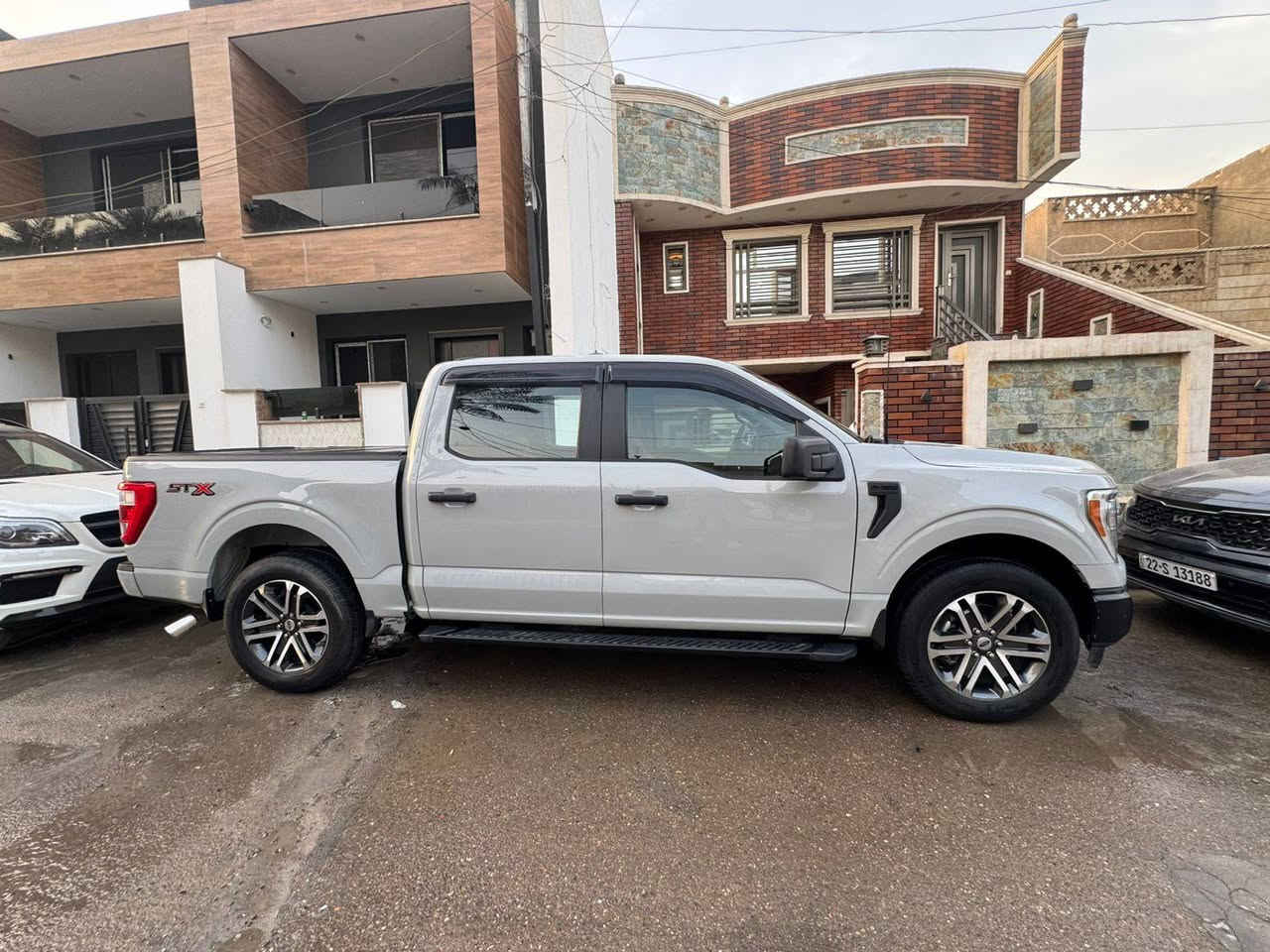 للبيع فورد F-150 STX – مميز جداً 
موديل 2023

السعر: (285) $$

Ford F-150 STX
✔️ موديل حديث
✔️ ممشى: 32 ألف ميل فقط
✔️ محرك 6 سلندر توربو EcoBoost – قوة واقتصاد بالوقود
✔️ لون أسمنتي مميز وجذاب
✔️ رقم أربيل باسمي وجاهزة للنقل

✨ المواصفات:
• باب طويل (SuperCab) مع بدي قصير – الشكل المرغوب
• شاشة معلومات وترفيه كبيرة
• كاميرا خلفية
• نظام بلوتوث وApple CarPlay / Android Auto
• تحكم بالمقود (ستيرن)
• مثبت سرعة
• حساسات رجوع
• جنوط رياضية STX
• إنارة LED أمامية 
• دفع قوي وثبات عالي

📌 السيارة نظيفة جداً 

📞 للاستفسار ***********
الموقع الحريه الدولعي
