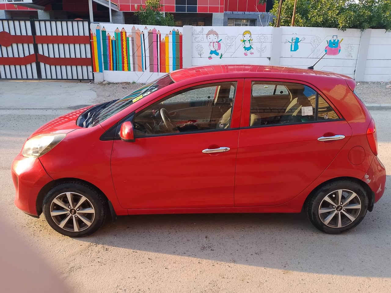 السلام عليكم بيكانتو 2015
محرك وكير مكفول 

السيارة بدون ضربة وارد خليجي فقط رواج بالجاملغ الخلفي

 من جهة الراكب 

بدون صبغ 

تبريد جيد جداً

 ماشية 74500 الف كيلو

رقم سليمانية جديد وهزة جديدة 

السيارة بأسمي تحويل او وكالة مباشر 

للتواصل فقط على هذا الرقم :
***********
مكاني بغداد السيدية حي الأعلام 
السعر 86 ورقة وبي مجال
