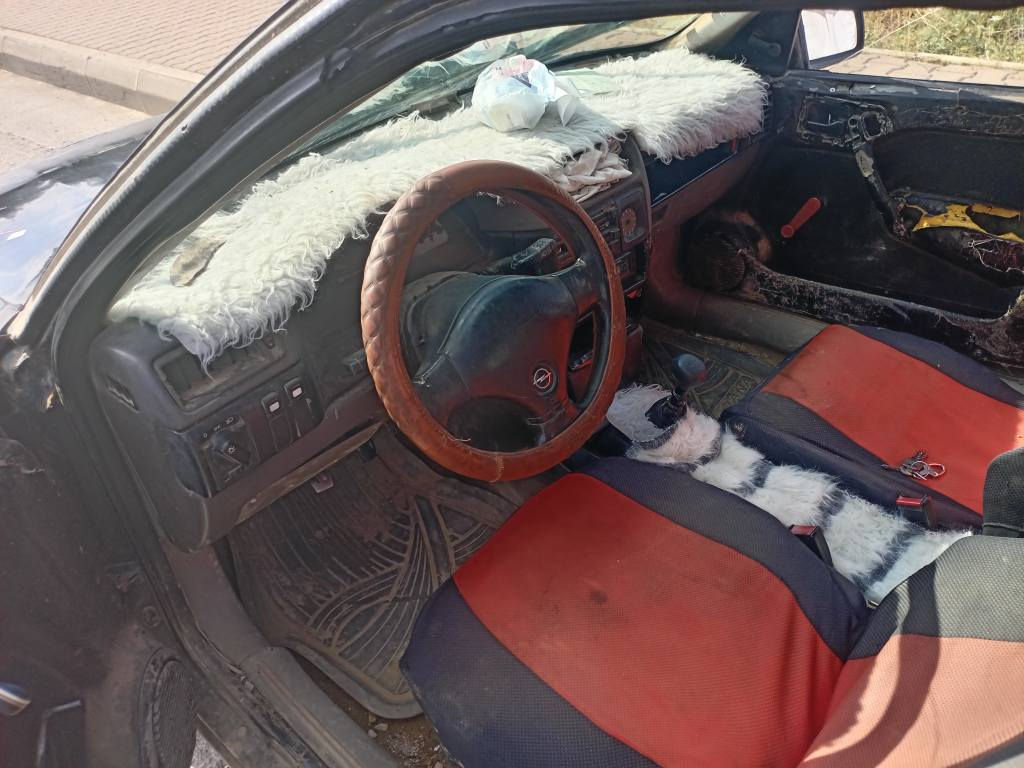 سڵاو بەناوی خوای گەورەو میهرەبان
ئۆپڵ مەکینە 18ڕەشی قەتران مۆدیل 90
گەرمیوو فڵچەو هەمووی بەزبووتە لێ دراوی نیە تەقەوڕەقەشی باشە
مەکینەی بێ عەیبە ماڵی فەقیروو دۆستە سنەویە بەشەرتی حاسیبە سعری 10
کەمێ مجالێکی برایانە
*********** السليمانية, العراق

