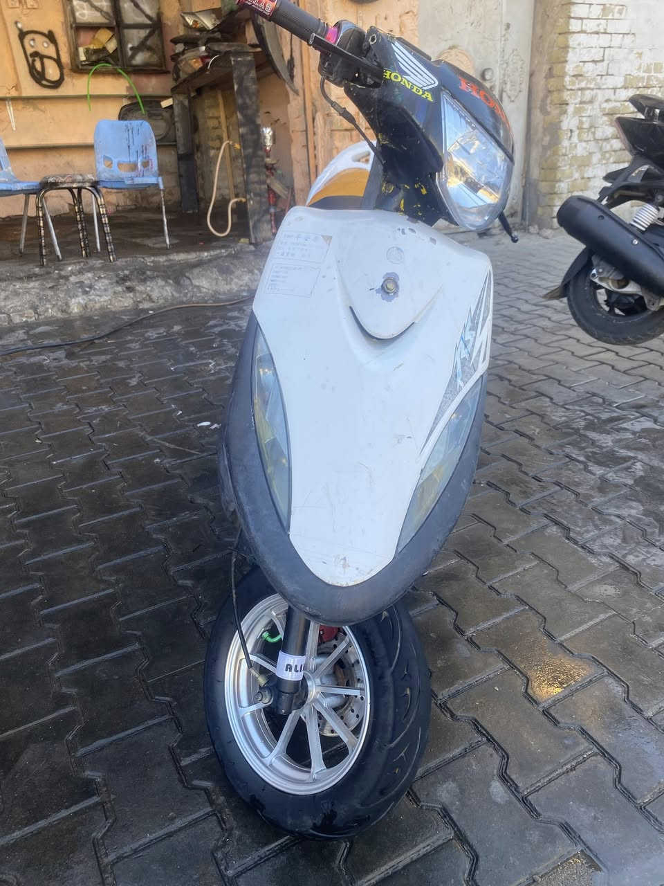 السلام عليكم ماكس عدله مكينه ٤٩ بلاد مكفوله ويل نجمه اصلي  سلف رياضي نكره كلجات رياضي صالنصه بوري عدل ستيل الدراجه جاهزة الاخر حبايه عارضه ب٥٥٠ وبيه مجال بسيط مكاني بغداد شارع حيفا قرب التقاعد العامه
٧٧٦٣١٣٨٨٠٩اتصال
***********واتساب
