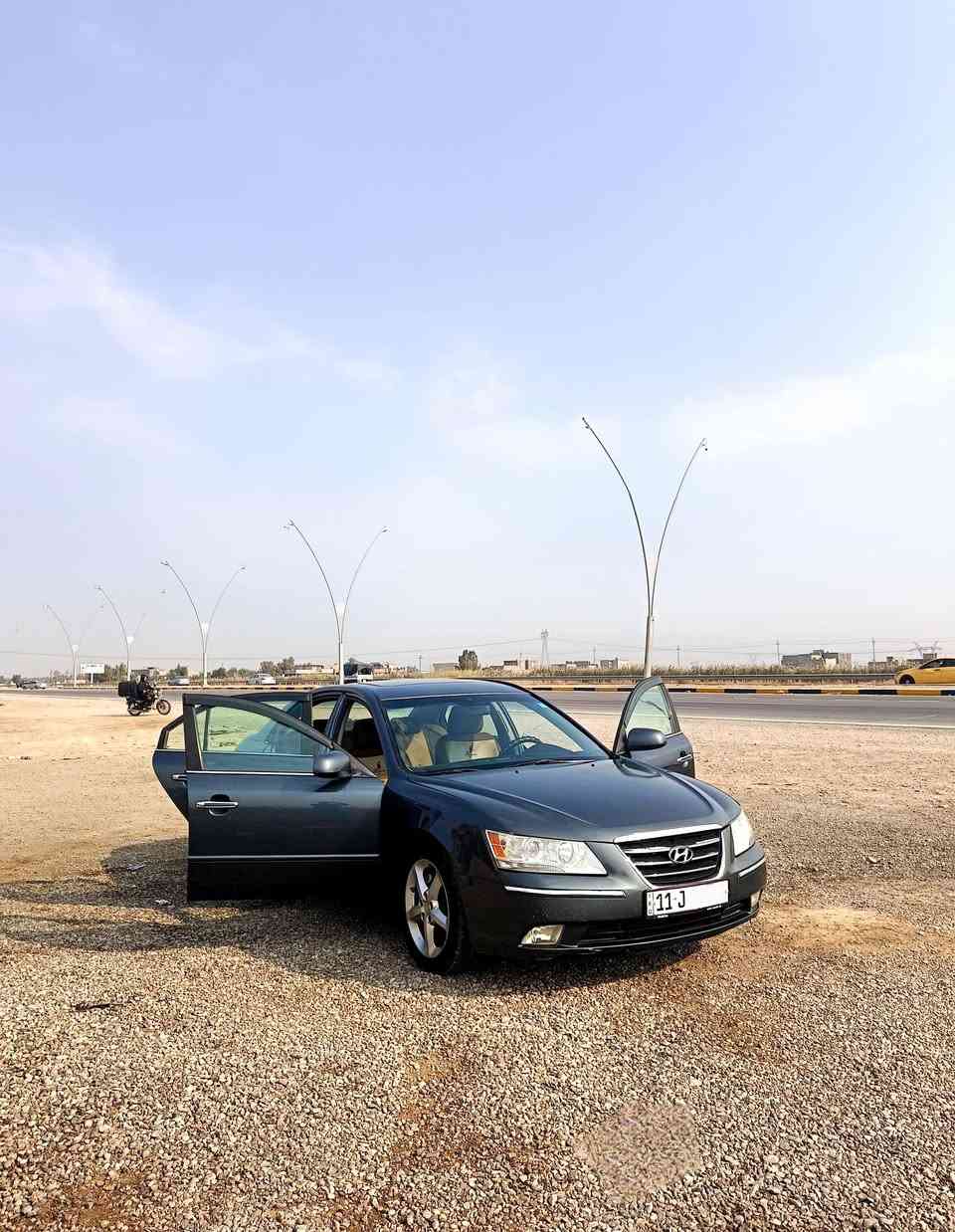 السلام عليكم سوناتا للبيع مويدل2009. 6سلندر وارد امريكي رقم بغداد
  المواصفات/ شاشة اندرويد. تثبيت مسار (كروز). تبريد تدفئة شغال. كشن كهرباء. سلايت روڨ. سويج سنترلوك فتح وقفل السيارة و فتح الجنطة. كامرة خلفية. تحكمات ستيرن. ليبل واحد مطابق.
 مصبوغة عام اثر جراد كون اللون جارد 
السعر 97 وبيها مجال 
المكان/ ديالى 
 رقم الهاتف ***********
