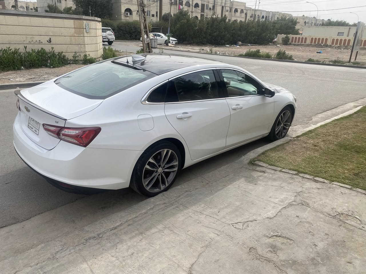 السلام عليكم ✋🏻 ماليبو 2021 فول موصفات رقم بغداد معوقين باسمنه هذا حادث امريكا بلصور البنيد طاير عليها وهنا بلعراق صار بيها باب وجاملغ  وحالياً السياره بيها كازكيت  تمشي طبيعي السياره متروكه ماشيه تقريباً 90 الف  للبيع او مراوس  مكانها بغداد  الشراي يتصل 
***********
