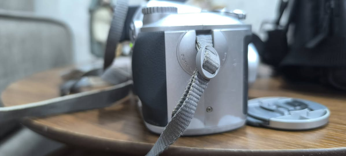 السلام عليكم
كاميرا ديجيتال 
ماركه Fujifilm 
صناعه ياباني 
شغاله 
تاخذ 4 باتري قلم شحن
مع حقيبة و رام 16 ميكا
السعر 50
التوصيل 5 بغداد 6 باقي المحافظات


**إذا كنت صاحب هذا الإعلان وتريد حذفه لأي سبب، رجاءا أرسل رسالة إلى الدعم الفني**