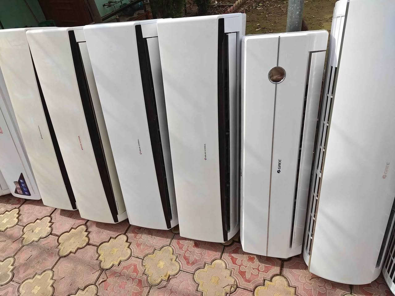 يتوفر سبالت جمله
واحد طن
1.5طن
2طن
2.5طن جداري وكنتوري متوفر
و3طن جداري وكنتوري متوفر
4طن 
5طن
اقل كميه بالجداريات 100جهاز
اقل كميه بالكنتوريات60 جهاز
ملحقات داخليه خارجيه وريمونت وحماله (جوكر وبيلادي)
موقع اجهزة اربيل
*********** Singapore
