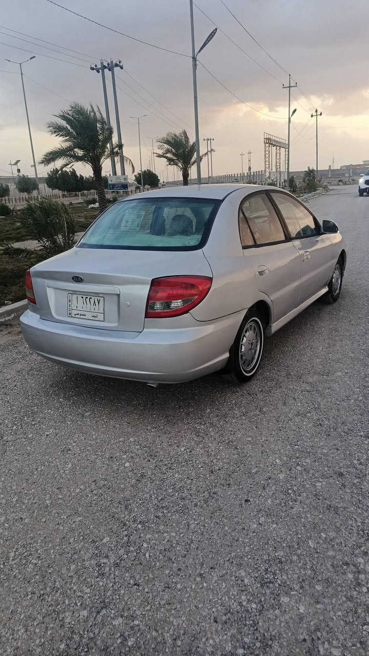 السلام عليكم كيا ريو وارد خليجي السعر 48  موديل 2003رقم نجف السياره جاهزه و مكفوله من كلشي كير و  محرك مفتوح جديد حداديه جديده تخم تأير جديد كهربائيات كلهه شغاله مكفوله من الضربه و راعي السعر 48 اتصال ***********او *********** مكان السياره نجف
