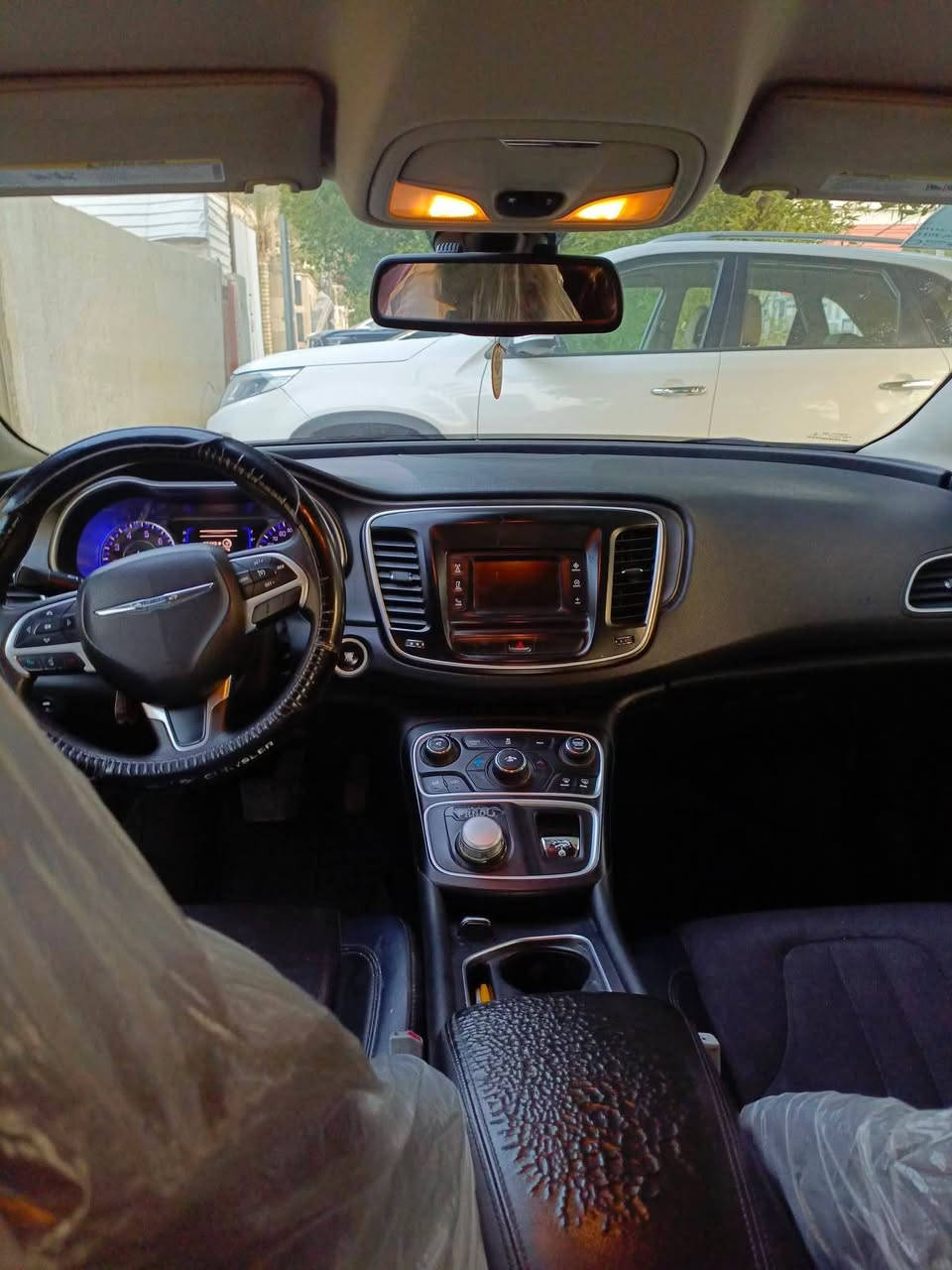 كرايسلر سي.  c200
موديل 2016
محرك 4 سلندر 2400 
السيارة بجمها كبس حادثها جاملغ خلفي وباب بدون دواخل
رقم كربلاء
· مواصفات السيارة 
· بصمة تشغيل
· بصمة ابواب 
· بصمة جنطة
· كير ماوس 9 نمر
· كامرة خلفية
· تحكم استيرن
· مانع انزلاق
· ويل كب
· كشن السايق كهربائي
· تحكم مري 
· لد امامي ابيض 
· لايت عالي ناصي  زنون
· هند بريك بصمة
· بلوتوث + حاكية
· مدخل AUX + USB
-حساس اطارات
السعر 105 وبيها مجال مكان السيارة كربلاء حي الحسين ***********
