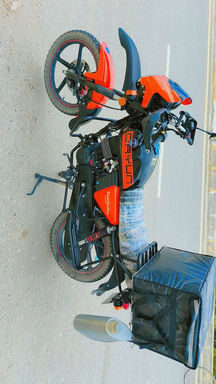 للبيع دراجه دايوان موديل 2025
ماشيه 3500
مكينه200 cc السعر 2650 تحويل ثاني يوم بيه مجال للشراي 
إلي يحب يتواصل وياي على هذه الرقم ***********
