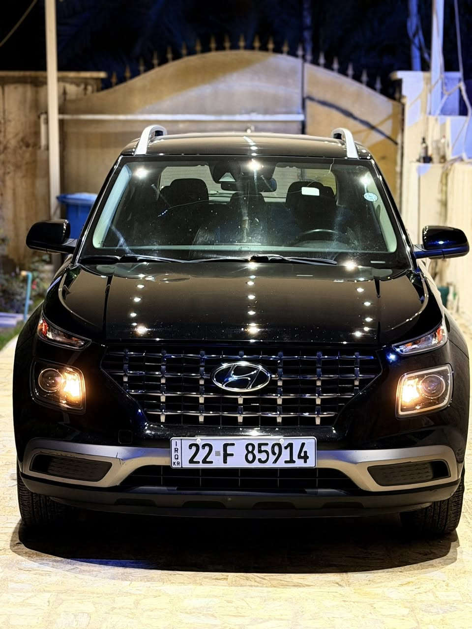 السلام عليكم
هيونداي فينو 2021 امريكي 
حادث بسيط داير الجاملغ الخلفي وربع الباب الخلفي مصلح على كدة +كلير الجنطة اجتي من امريكا باقي السيارة كفالة 
مواصفاتها 
شاشة كبيرة 
ردار امامي خلفي 
تحديد مسار 
نقط عمياء 
درايف مود 
كامرة دوارة 
باقي المواصفات معروفة 
السيارة جديدة وحلوة بدون اي نقص 
كير مكينة صدر تبريد كلة جديد 
ماشية 60 الف رقم أربيل الجديد وكالة تحويل حاظر 
السعر 118 ورقة وبيها مجال بسيط 
مكان السيارة بغداد 
***********
