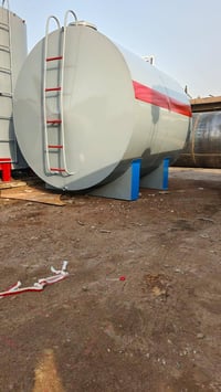 للبيع خزان سعة10،000لتر توصيل كافة محافظات 07740815155