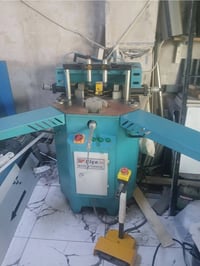 مكبس تركي جديد استخدام قليل جدا 07852490003