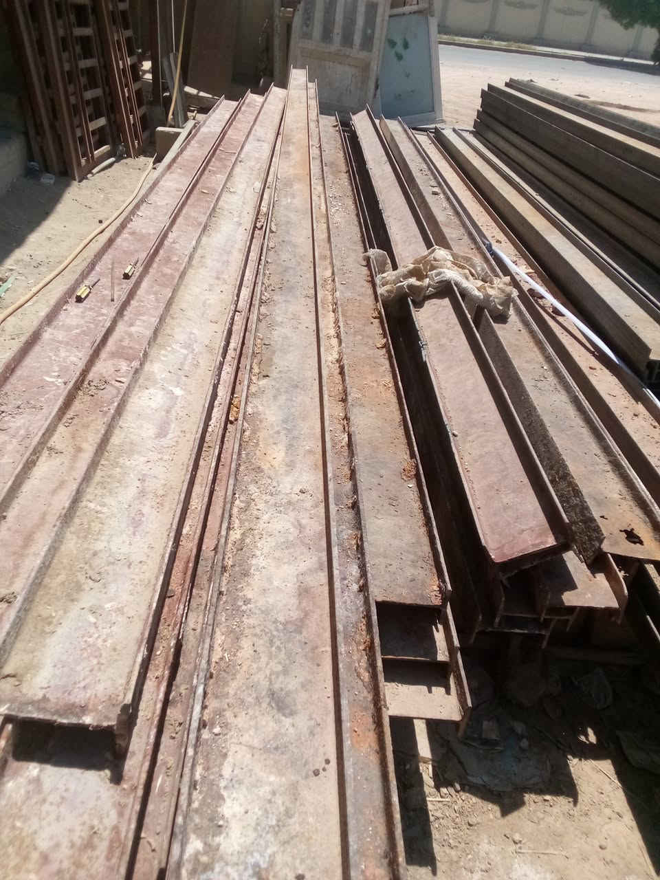 شيلمان مستعمل قديم
سعر المتر المفرد 9000
سعر المتر الجمله 8750
***********
***********
