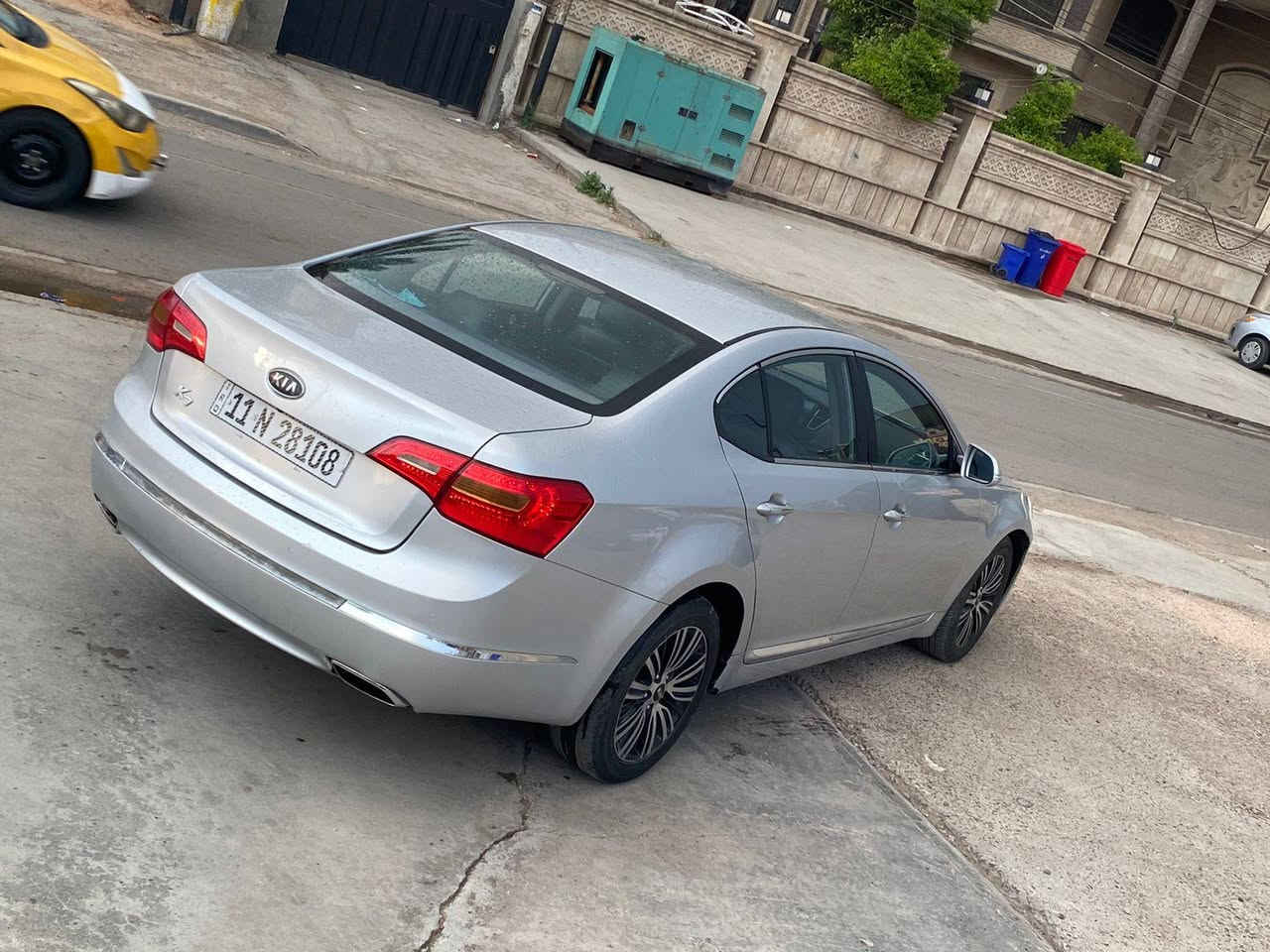 السلام عليكم كادنزا موديل 2012خليجيه سياره جاهزه من كلشي 
6سلندر دوش مابيهه اي نقص رقم بغداد باسمي بيهه ربع البنيد والجاملغ بدون دواخل والباقي كفاله عنوان السياره بغداد الكرخ سعر البيع 98وبيهه مجال ***********
