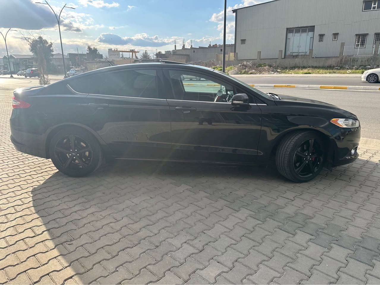 Ford fusion 2016 

-سڵایت 
-٢ کوشن کارەبا
-سێ شاشە
-ویل ١٨ ڕەشی بیلاد 
-تایەی تازە 
-سەنەوی تا مانگی ٩ ی ٢٠٣٠ تازە بەناوی خۆمەوەیە 
-گێڕ مەکینە تەبرید هەمو گیانی بە شەرت گڵۆپی مەکینەش ئیش ناکات
-144,000mile ڕۆشتوە 
***********
-١ پارچەو پەڵەیەکی بۆیاخە سەیارەکە زۆر جوانە بێ ناو گرتن بێ ئێرباگ السليمانية, العراق
