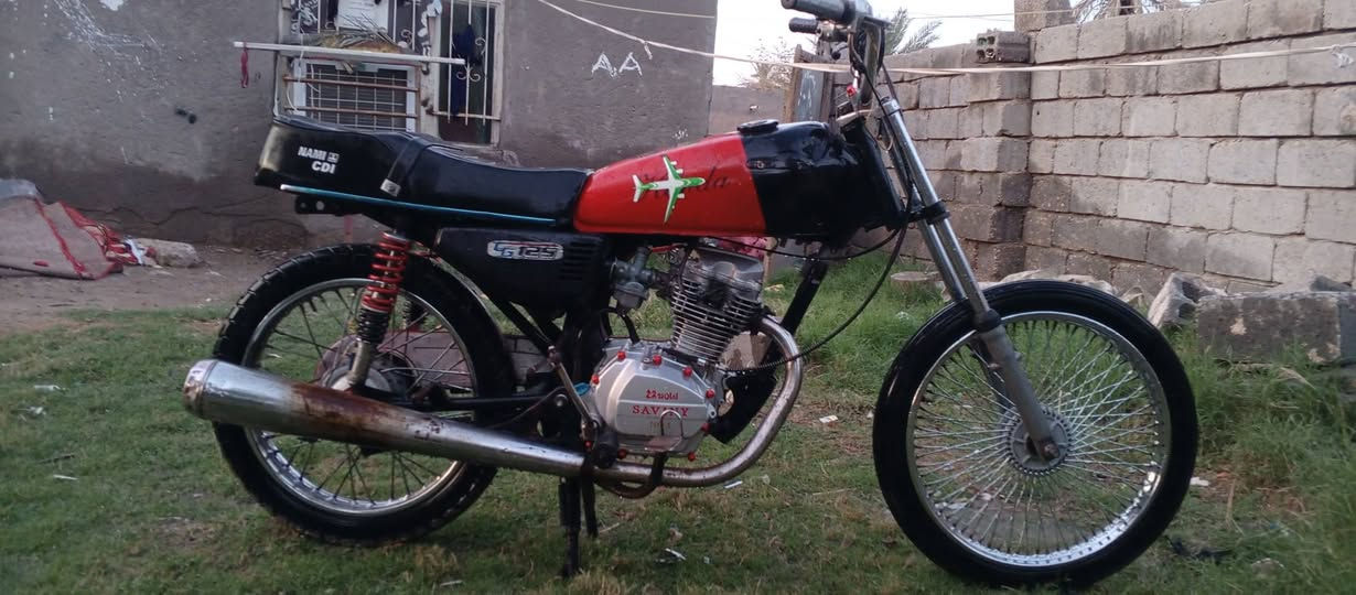 سلام عليكم
دراجه للبيع نوع تايكر موديل 2019 ما ناقصهة اي شي فقط القباقه مال المكينه مبدلات مال سيفان نقص بس الدبل الخلفي طاك واحد كهربايات شقاله الدراجه مال شقل توديك الشقلك وتردت حلوه وجاهزه مثل ما بل صوره 
السعر ب250وبيه مجال حك الجيه 
الاتصال ***********
بيهن واتساب ثنينهن 
الاتصال ***********
