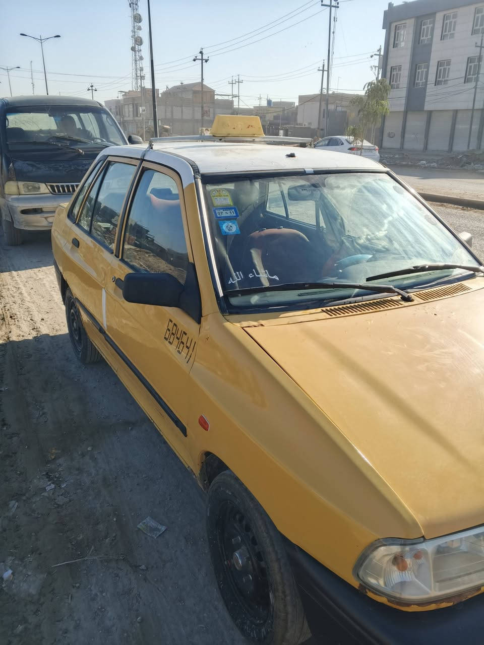 السلام عليكم سايبة للبيع موديل 12مكينه وكير خير من الله هيئه وغرامات مصفرة ارقامه انكليزية كامله باقية بس على استلام اللوحات سنويته انكليزي موجودة تحويل مباشر مكانه حله سعر 25وبيه مجال غير متواجد على الفيس رقمي ***********
