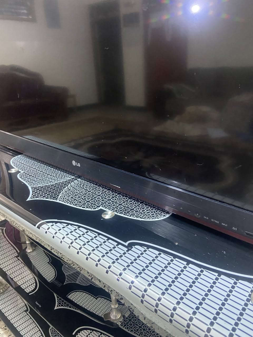 شاشه حجم 47 LG  بدون نت شاشه شغاله علفحص مع الميز سعره 100 الف عنواني فلوجه
***********
