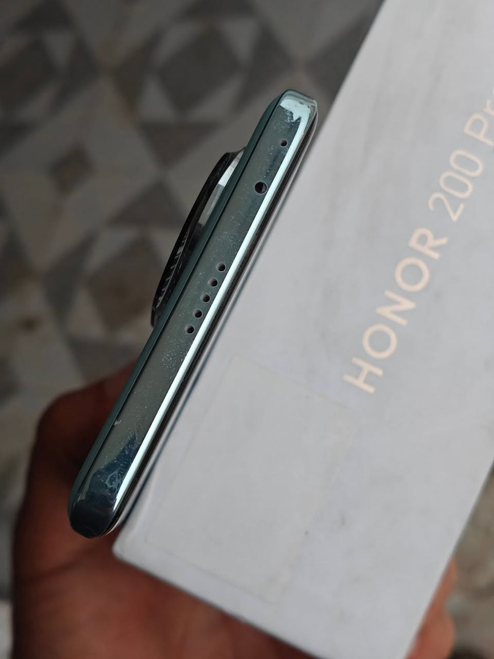 السلام عليكم 
هونر 200 بروا .... قطعتين 
ذواكرهن 512. ... ملحقاتهن كامله 
نظافتهن 99%---100%. ظمان حقيقي 3 أيام من أي خلل أو صيانه 
معالج سناب دراكون جين 3 
يشغل 120 فريم بوبجي 
عملاق بالكامره والاداء 
سعر القطعه الواحده 475 الف سعر ثابت يوجد توصيل محافظات مكان المكتب بابل


**إذا كنت صاحب هذا الإعلان وتريد حذفه لأي سبب، رجاءا أرسل رسالة إلى الدعم الفني**