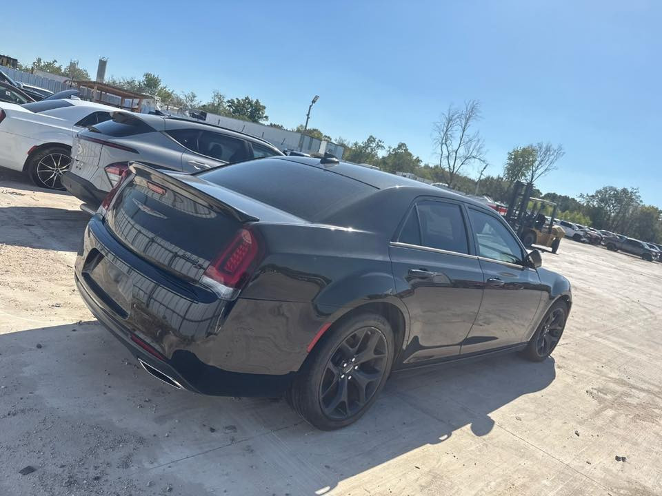 كرايسلر اوباما 2022 كفالة عامة
فئة S بيع سريع مستعجل 

فول مواصفات للاخير

بانوراما

كشنات خزن

تدفئه كشنات وتبريد

كشنات حضن مختمهS

ماشيه 70 الف تقريباً 

رادارات مري

ورادار جانبي وخلفي

حساسات خلفيه 

وحساسات امامية

دخول السياره بكتاب ضباط رقم بغداد

موعد الوصول 5 ايام 

تستلم واصل مرقم بغداد باسمك

السعر مناسب جدا الاتصال على الرقم ادناه

موقع الشركة بغداد زيونه 

للاستفسار الاتصال 

***********

متوفر واتساب
