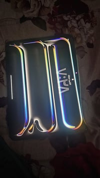 ايباد ١١ برو ام فور ذاكره ٢٥٦ بطاريه ٨٩ كلش نضيف 07876445091