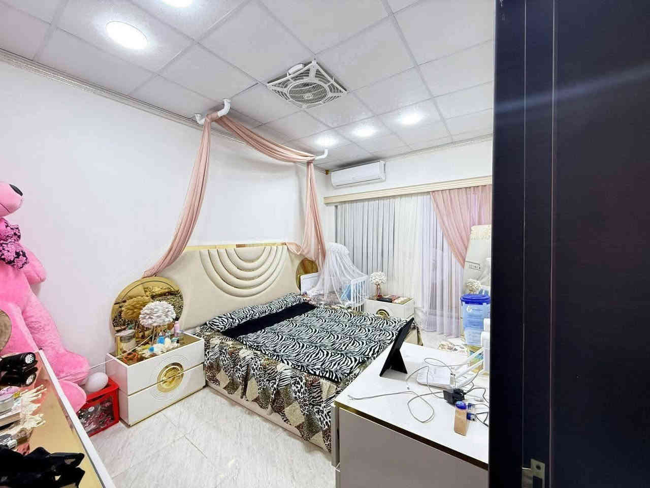 بيع مستعجل جدا جدا ✅️✅️✅️✅️
دار للبيع ✅️ طابقين وبسعر مناسب جدا ❤️ 
#مساحة 100 متر مربع 10×10
زراعي مضمون  ✅️
📍موقع _ كركوك _ #تسعين قرب أسواق المنصور و المحطة القطار
🔰بناء الدار جدا نظيف وخدمات كامل 🛣 شارع 
الطابق الاول 
استقبال + مطبخ + غرفة منام + هول + صحيات
الطابق الثاني 
غرفتين منام + صحيات 
#سعر #الدار  74مليون  وقابل للتفاوض ويه صاحب الدار  للاستفسار الاتصال عله الرقم ***********
