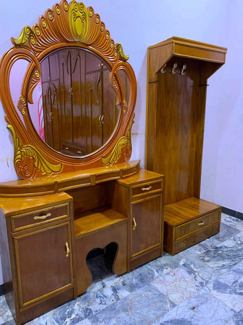 اترخص من مدير محترم الغرفه سته ملحق صاج نضيفه جدا نضافتهه 100‎%‎ داخل وخارج صاج نضيفه اي ضرار مابيه السعر 500 رقم هاتف *********** بغداد مكلفه بالنشر اتصال عل رقم فقط مكان بغداد

