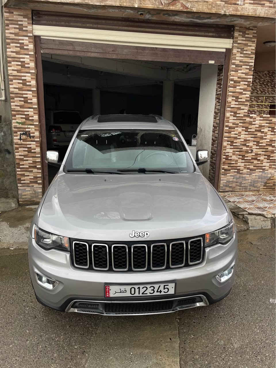 Jeep 2017 LIMITED 

٢٠١٧براوه دوبه ى
٦بستون ده بل ئه كسل 
شاشه كه وره ئيكو  سى دوكمه
گير شه فت فول ماسه فاته  سلايت 
گيرومه كينه ده بل ئه كسل كاره باى هه موى به شه رت مالى مه ده نى به شه رت يه ك دينار مه سره فى نيه مالى دوستە ١٥٠هه زار رويشتوم عمول ليدانى نيه بوياخى نيه سه ياره كه لوك سوکەن هیتەر ٤ کوشن هیتەر 
***********
WhatsApp 
*********** بشدار, السليمانية
