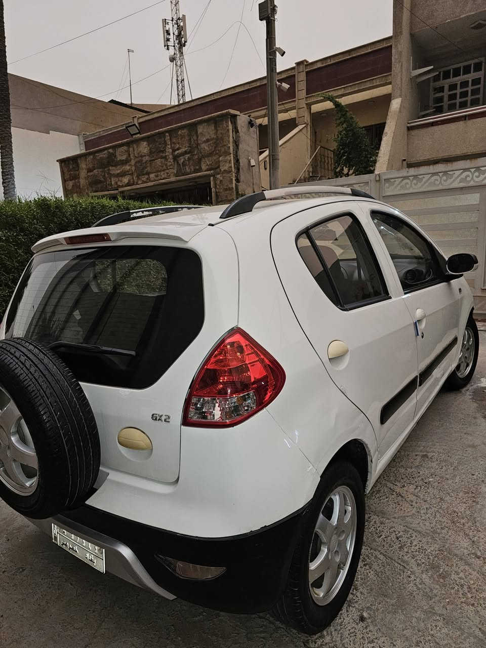 باندا كروز للبيع كلشي شغال نظيفة مال بنية من استلام الشركة لليوم موديل ٢٠١٣ قطعة وحدة بيها صبغ ***********
