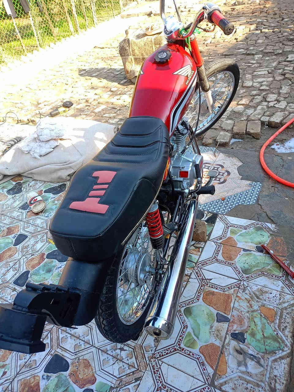 سلام عليكم دراجه لبيع وراق سكنر دراجه تعمير جديد 800 وبيه مجال مكان ميسان ناحيت سلام ***********
