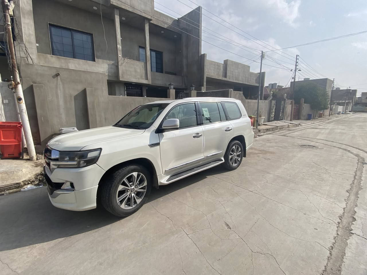 لاندكروز 2011 ستينيه محدث 2020 سياره مكفوله من كلبه وجفيه بيهة ضربه جملغ خلفي مال سايق وجاملغ امامي سكن سياره مصبوغه حزام مال تحديث ما واصل السقف سياره مكفوله من كير محرك آي بي إس جديد محرك وكاله برغي ما مفتوح سياره مشروع وطني رقم بغداد ب اسمي بيهة منضومه غاز إيطالي سياره مال جناي نضيفه طالب عليهة ٣ شدات وبي مجال للاستفساار ***********
