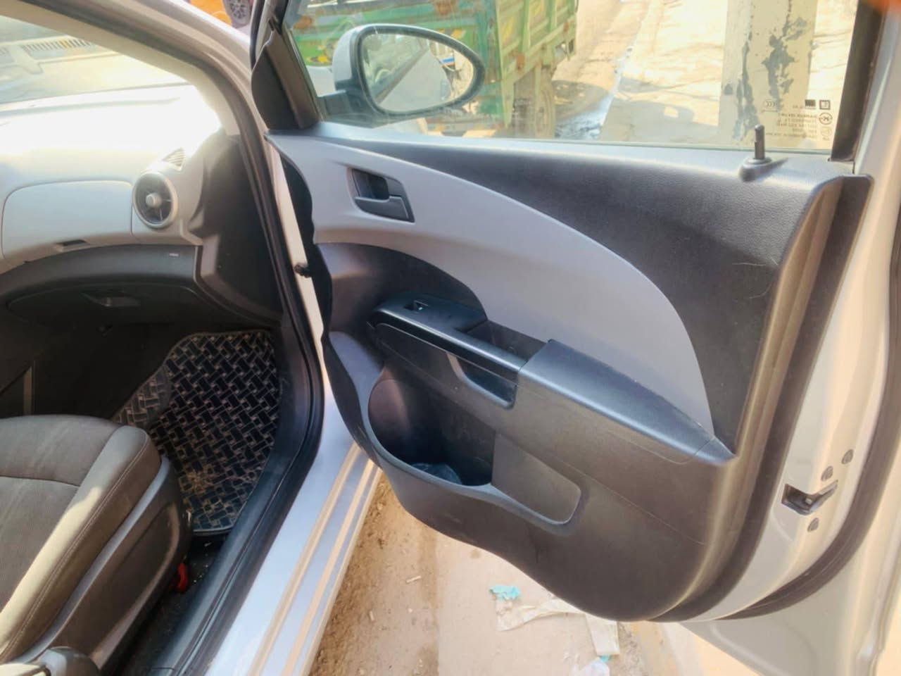 سلام عليكم سونك 2012خليجي رقم بغداد سياره مبدل بيها بنيد وبنيدها قديم موجود يعني سياره بدون حادث بي شبر صبغ جاملغ الايمن الامامي فول موصفات سياره جاهزه من كلشي مكاني شعله سعر 71وبيها مجال ***********
