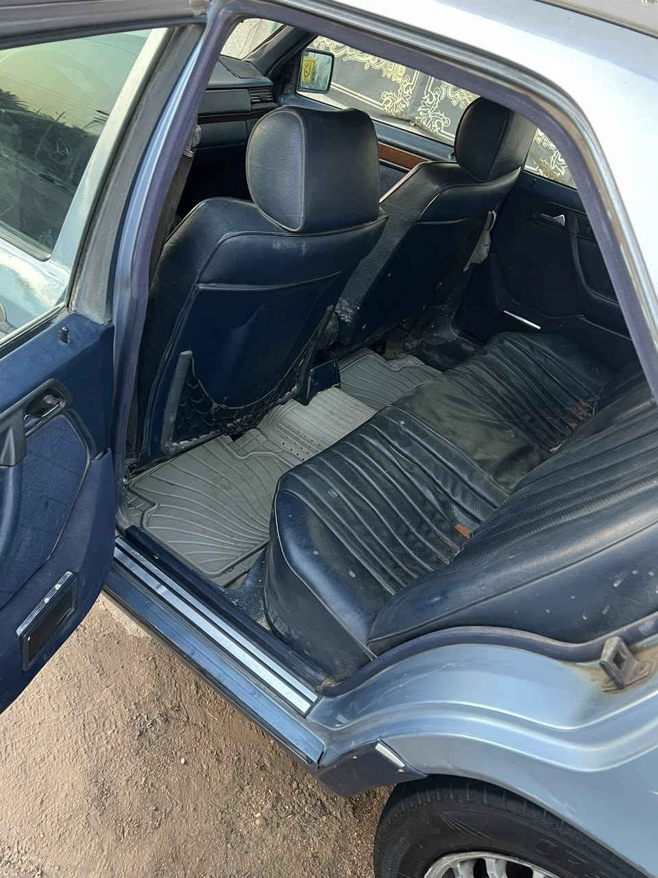 السلام عليكم مارسيدس دب 300 موديل 1991 مكينة وكير بطه 2500
رقم بغداد الاماني تحويل ثاني يوم 
مكفوله من الضربة كشنات كهرباء سلايت تبريد شغال 
مكان السيارة الناصريه 
هـ***********
