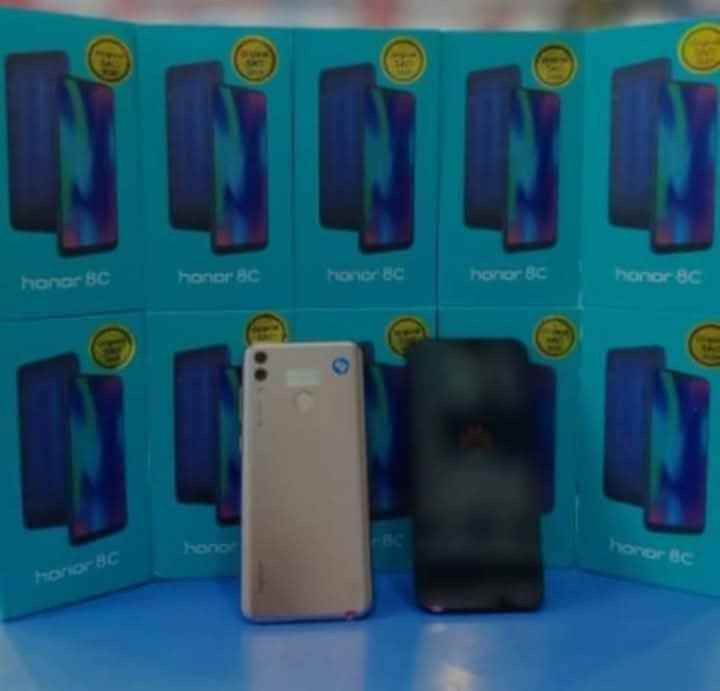 جهاز قوي 
بمواصفاته وشكله 
واصلي 
هونر 8c
+ يحمل كل تطبيقات والالعاب 
+ سهل بالاستخدام والعمل 
+ ذاكره 128 
+ بطاريه 4000 ملي
+ كاميرا خلفيه مزدوجه مع كاميرا اماميه  مزدوجه
كل هذا بسعر 65 الف فقط 
جملة  ومفرد
يوجد توصيل كافه محافظات 
ضمان شرط فحص والاصلي
‏‪بغداد زيونه ربيعي مقابل مول دريم ستي 
للحجز راسلنا على خاص الصفحة او الاتصال على
اذا اتاخرت بالرد يرجى مراسله ع واتساب  أو اتصال 
***********
*********** بغداد, العراق
