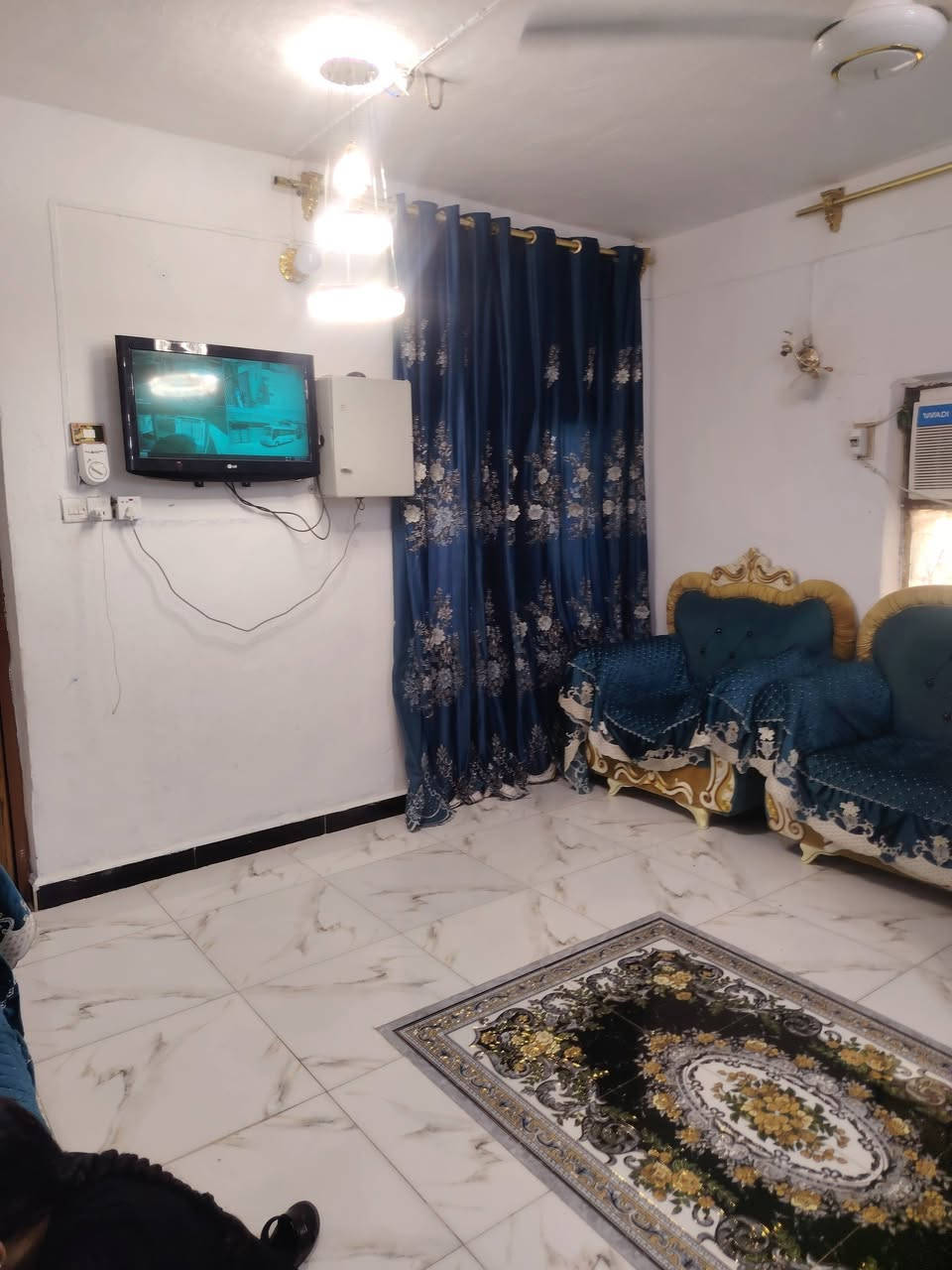 سلام عليكم بيت للبيع حي الزهور المساحه 200 طابو صرف الموقع ركن قريب على شارع العام قرب مدرسة الفاو الاستفسار ***********
