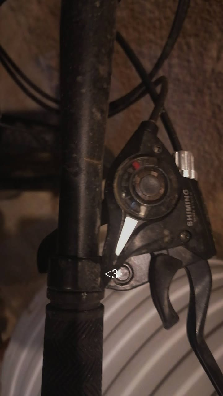 السلام عليكم
​بايسكل حجم 26 جبلي + ستاند موبايل ضد المطر + جنطة علسريع في حال تحب توصل طلبات
​كل هذا ب 120 الف ارخص شي
​الموقع: بغداد الزعفرانية مدينة الشموخ قرب حسينية جعفر الطيار
​بيع مستعجل تعال اقرب وقت لا ينباع تواصل رقمي واتساب ***********
