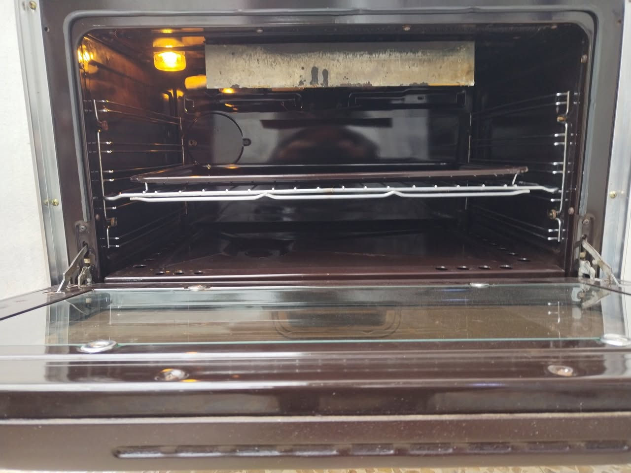 طباخات كريازي عدد ثنين شغال فرن كلوب مقدحه شوايه كلو شغال العنوان موصل جانب الأيمن للاستفسار
***********
***********
