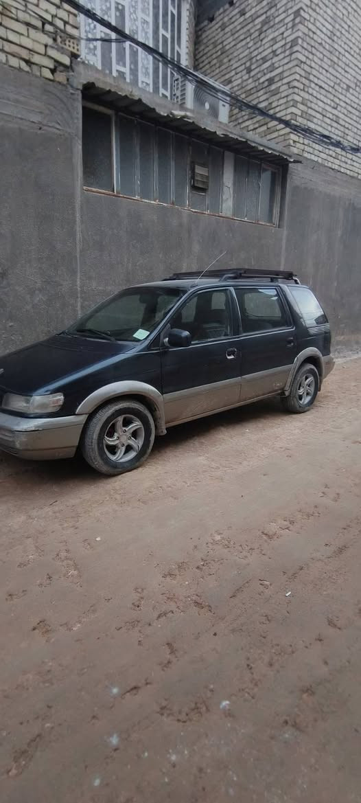 سياره هونداي سنتافي موديل 2000 7راكب سنويه شهر سابع تصقط رقم بغداد راعيها كربلاء سعر 33 وقابل لتفواض لستفسار علا رقم ***********
