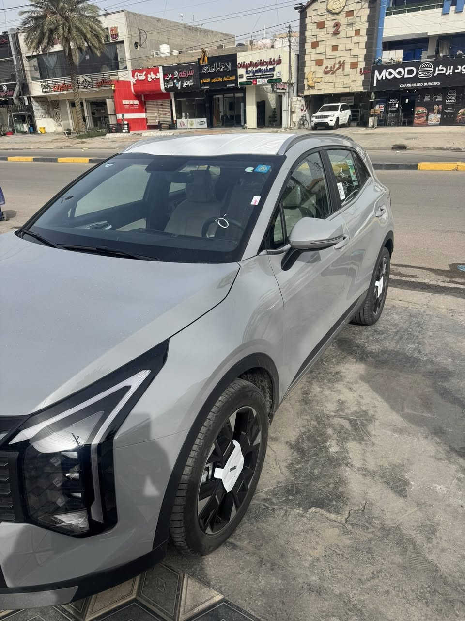 للبيع سبورتج موديل 2026 زيرو لون سمنتي فول مواصفات عدى البانورما كشنات جلد ابيض تدفئة  تبريد وكالة اكدال ضمان صيانه 5 سنوات مع 3 دبديلات دهن السعر 27.500 الف دولار مع مجال بسيط مكان السيارة السيدية ***********
