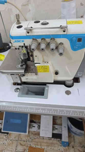 مكينه للبيع استعمال يومين او يوم ابيع شلع ما اجاوب على تعليق فقط اتصال ***********
