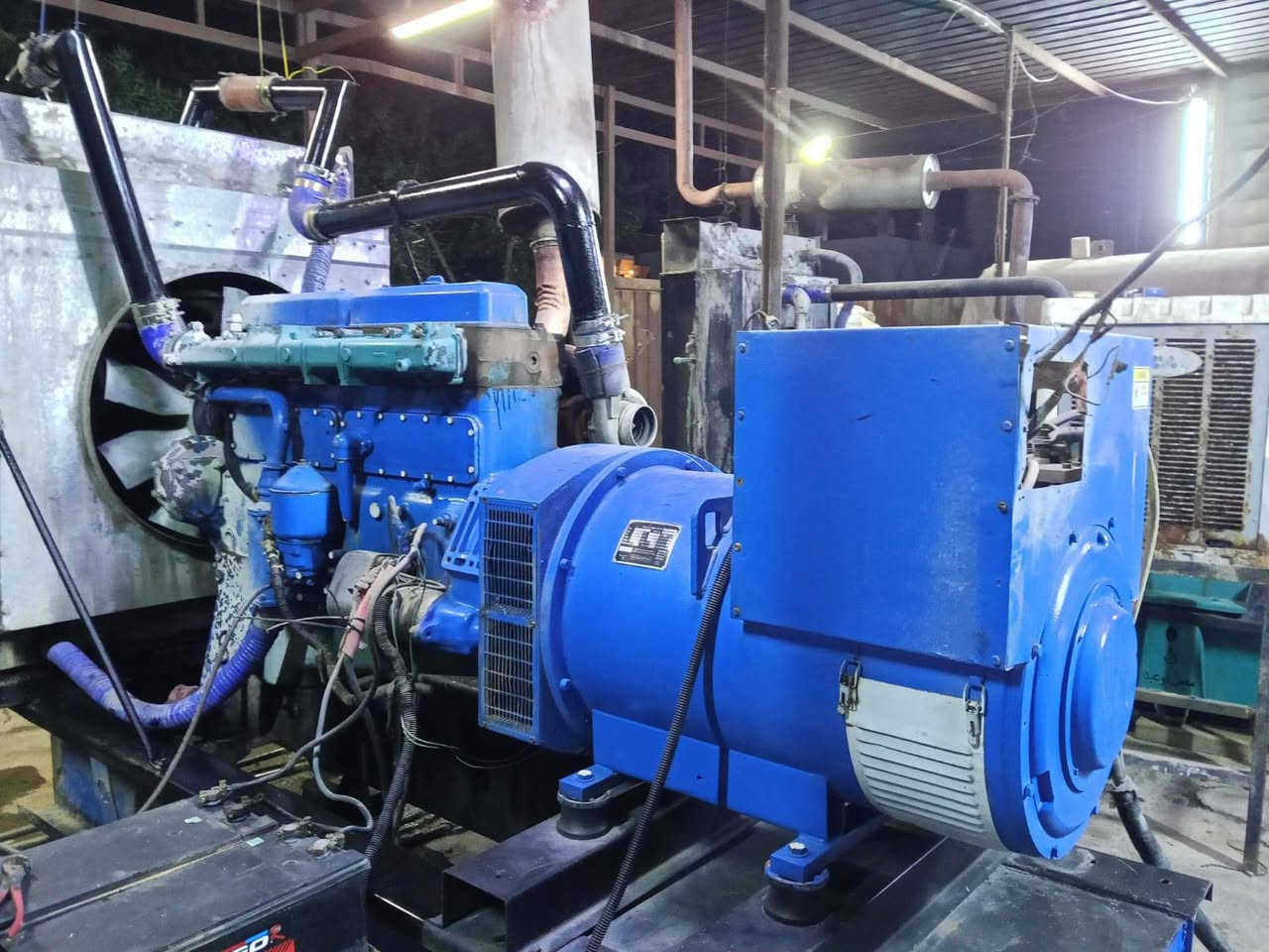 سكانيا ١١٣ بم ٨٨ ستندر لاصرف ولابخار توليد ٢٥٠ كيفي ستندر   راديتر جديدا  شرط تاخذها على الحمل للاستفسار اتصال ***********. يوجد وتساب
