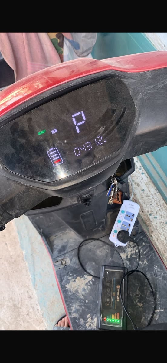 سلام عليكم للبيع دراجه شحن بصمه وسويج ست بطاريات للبيع ب450  مكاني كاظميه ***********
