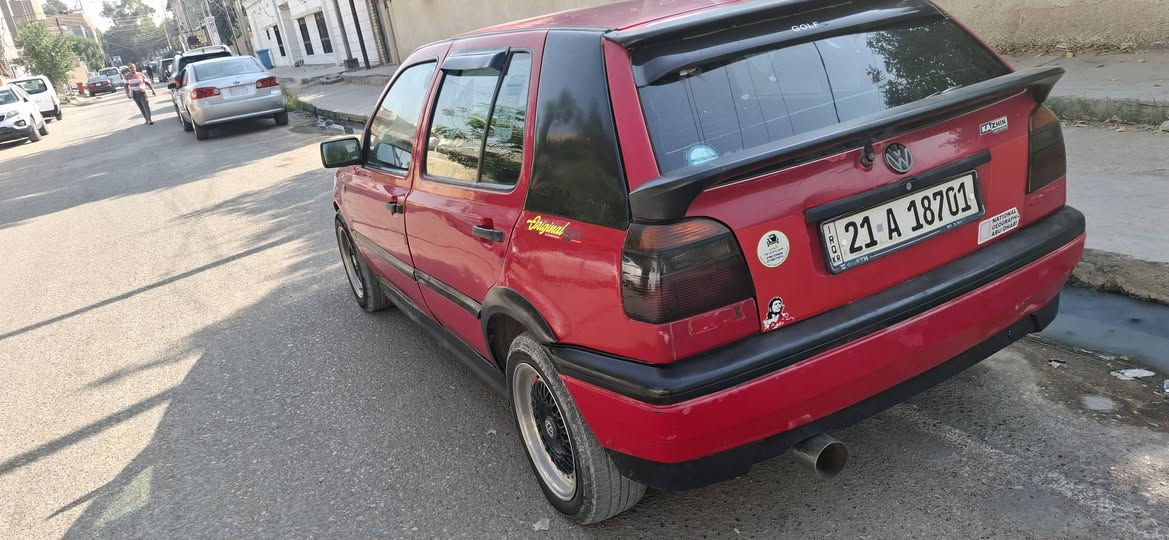 للبيع كولف نفخ موديل ٩٢ سيارة مكينة نضيفة كير نضيف تبريد تدفئة شغال مكان سيارة ديالى بعقوبة السعر 40 بيه مجال بسيط 
***********
