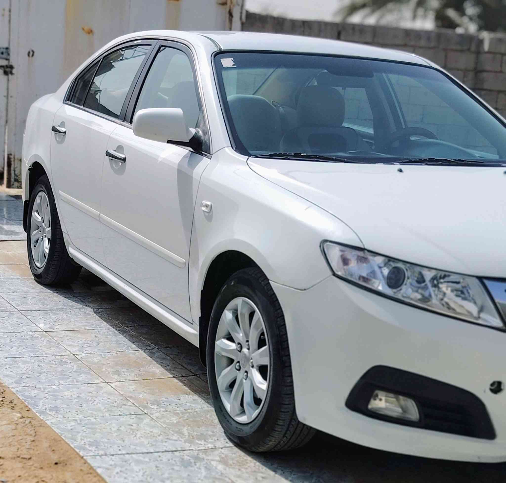 اوبتما خليجي موديل 2010 رقم بابل 
مواصفات عاديه  تحكم جهتين  ويل كب حتى الاسبير  محرك 2000  دواخل بيجي  حساسات خلفيه  ارضيه جلد  بيها صبغ بالبنيد شويه وبيها نص جامغ الامامي صبغ موضح بالصور  تخم تاير جديد حدادية جديده كهربائيات كلها شغاله وجديدة  تبريد ثلج تدفئه شغاله السيارة جاهزة للاخير مابيها نقص نهائيا  السعر  123  وبيها مجال قليل موبايل   ***********   ***********   اياد ابو بارق مكان السيارة بابل الشوملي
