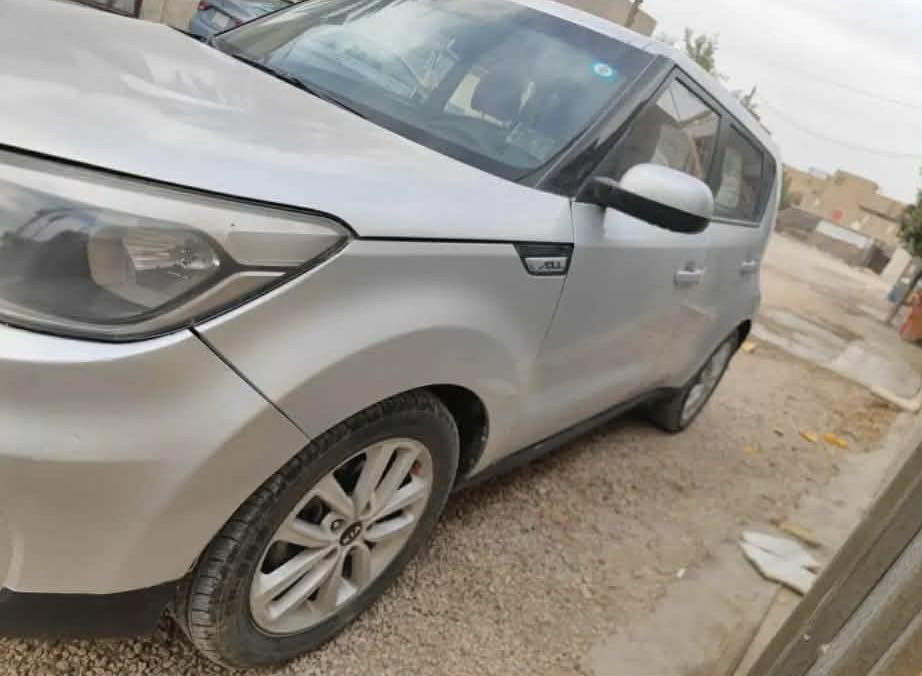 السلام عليكم
سياره صول 2017

داخل اسود بالكامل

شاشه  بيانو

مكينه مفتوح 2000

انظمة القياده سبورت وايكو  وطبيعي

رقم انكليزي جديد هزه جديده  حره

بيها ضربه بجم والشاصي بي اقل الشبر طخه 

سياره خير من الله 

السعر 118 وبي مجال 

***********
