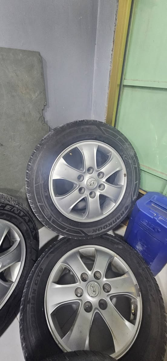 تخم ويل كب وتاير حجم ١٧اصليات تايرات كوري للبيع ***********
