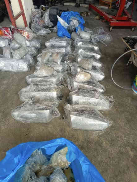 غراض سوناته تو +وان +ثري + النتره دمعه معا باقي لسيارات لحديثه 
العنوان ديالئ بعقوبه لصناعه الثانيه قرب صناعه سلوان مجاور ابو بيروت 
***********
