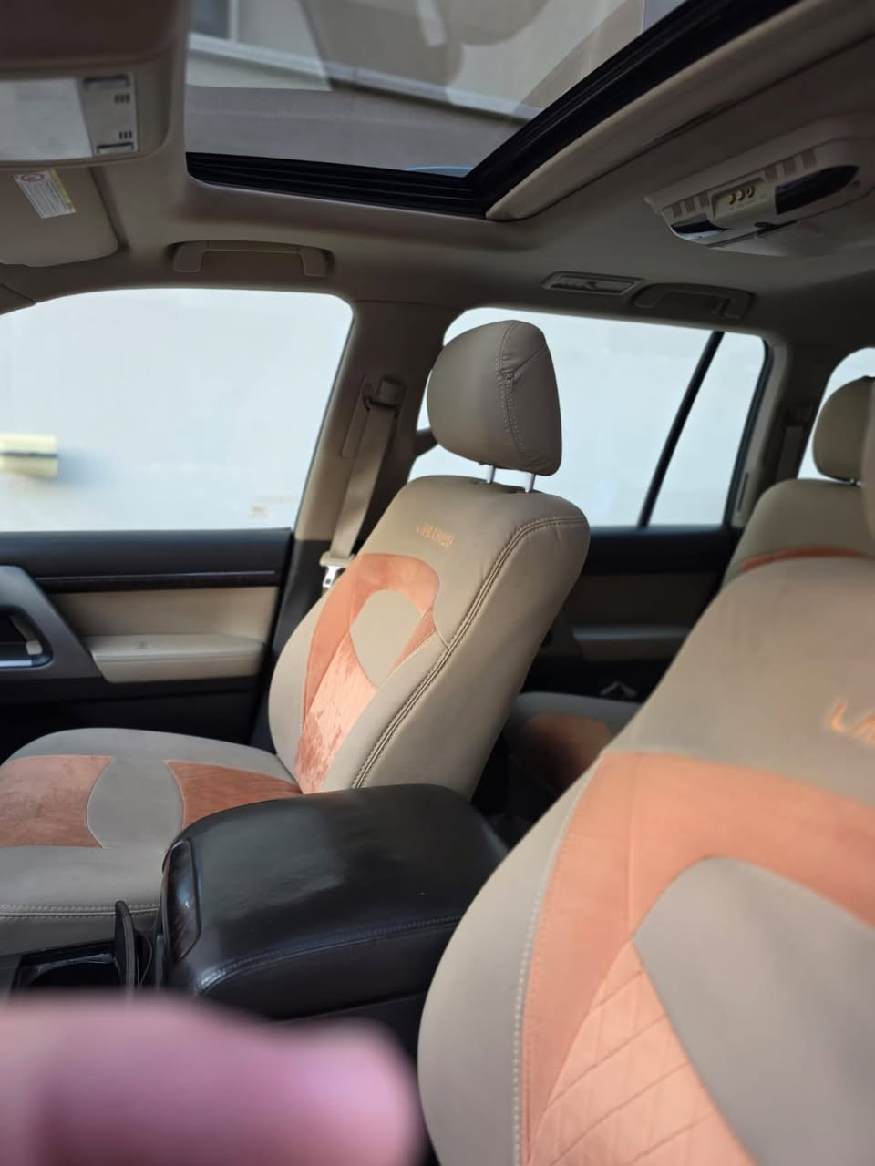 السلام عليكم
لاندكروز ستينية VX.R
موديل 2011
رقم سليمانية
 ماشيه ١٣٥ الف 
حادث جاملغ مبدل بلادي 
محرك لكزز ٨ سلندر 
مغلفه بالكامل، بصمات ، مري زراكات 
السعر 35 الف دولار وبيها مجال
***********
