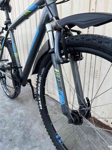 باسکیل /سویسری
حجم/٢٧.٥
جسم/فافۆن 
ستم/shimano 
کیر٨-٣
دەبل امامی 
تایر ماکە GEAX MEZCAL
مکینە خلفی Tourney
توصیل موجود 
سعر ٢٧٥ الف بها مجال 
عینوان -کلار -رزگاری 
ژ.م ***********
واتئاپ موجود
