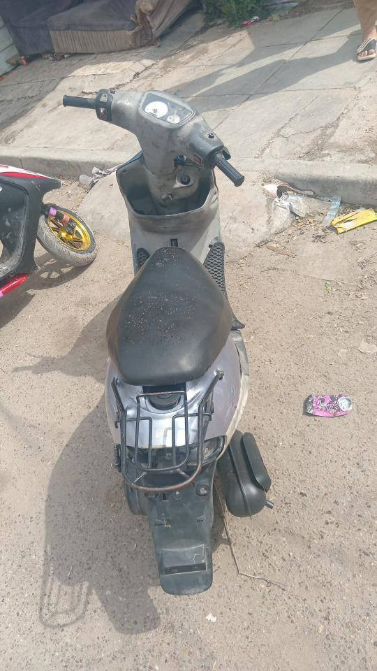 السلام عليكم
دراجه بيجي سرعه 60للبيع مكينه خير من الله خرسة
١٧٥وبية مجال  مكاني بغداد حي العامل قرب  بانزين خانة ***********
