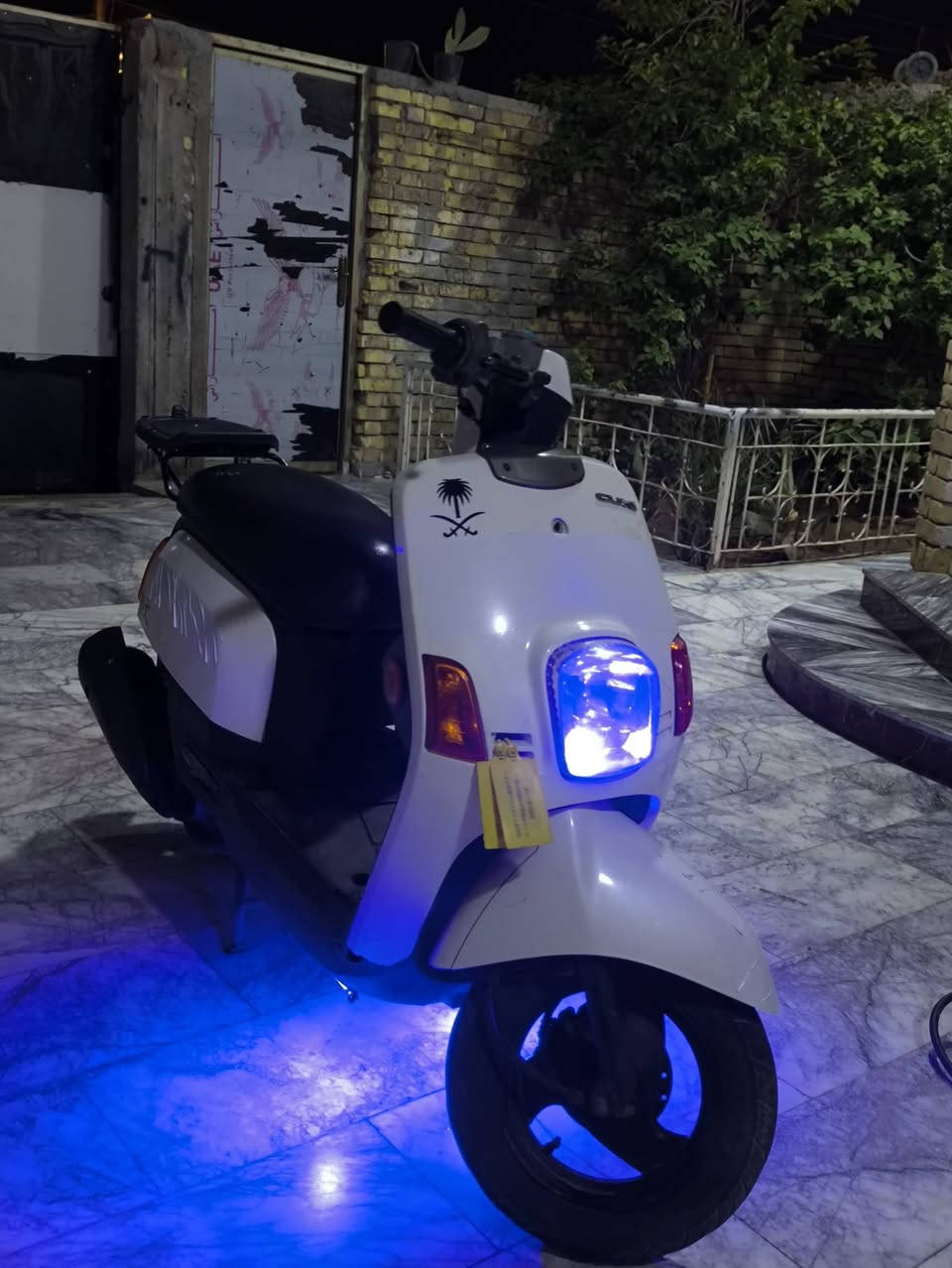 السلام عليكم
دراجه ماكس بوليسي للبيع 
دراجه كامله من كلشي ما نقصه اي شي ودراجه مرتبه ومحافض عليه وصارلي شهر من مطلعه من الرمبه مكينه نضيفه وماشيه قليل ما مفتوحه كفراته البلاديات ختم واحد السعر واحد ومئتين وخمسين مكاني قضاء القرنه هور السعد قرب جامع سيد حميد 
للتواصل ***********
